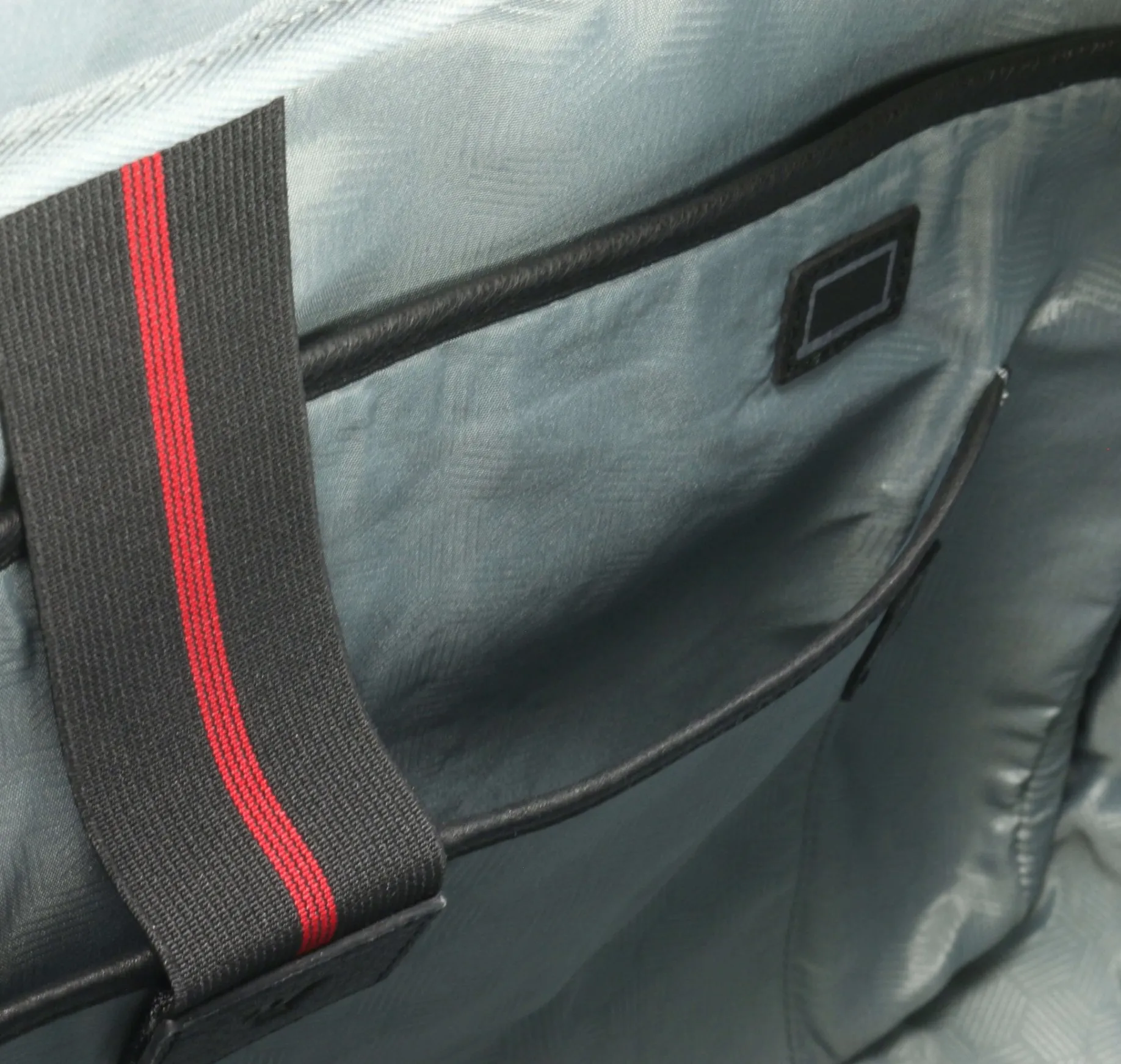 Alaska - Aktentasche 15.6" 42 cm RFID (nero)