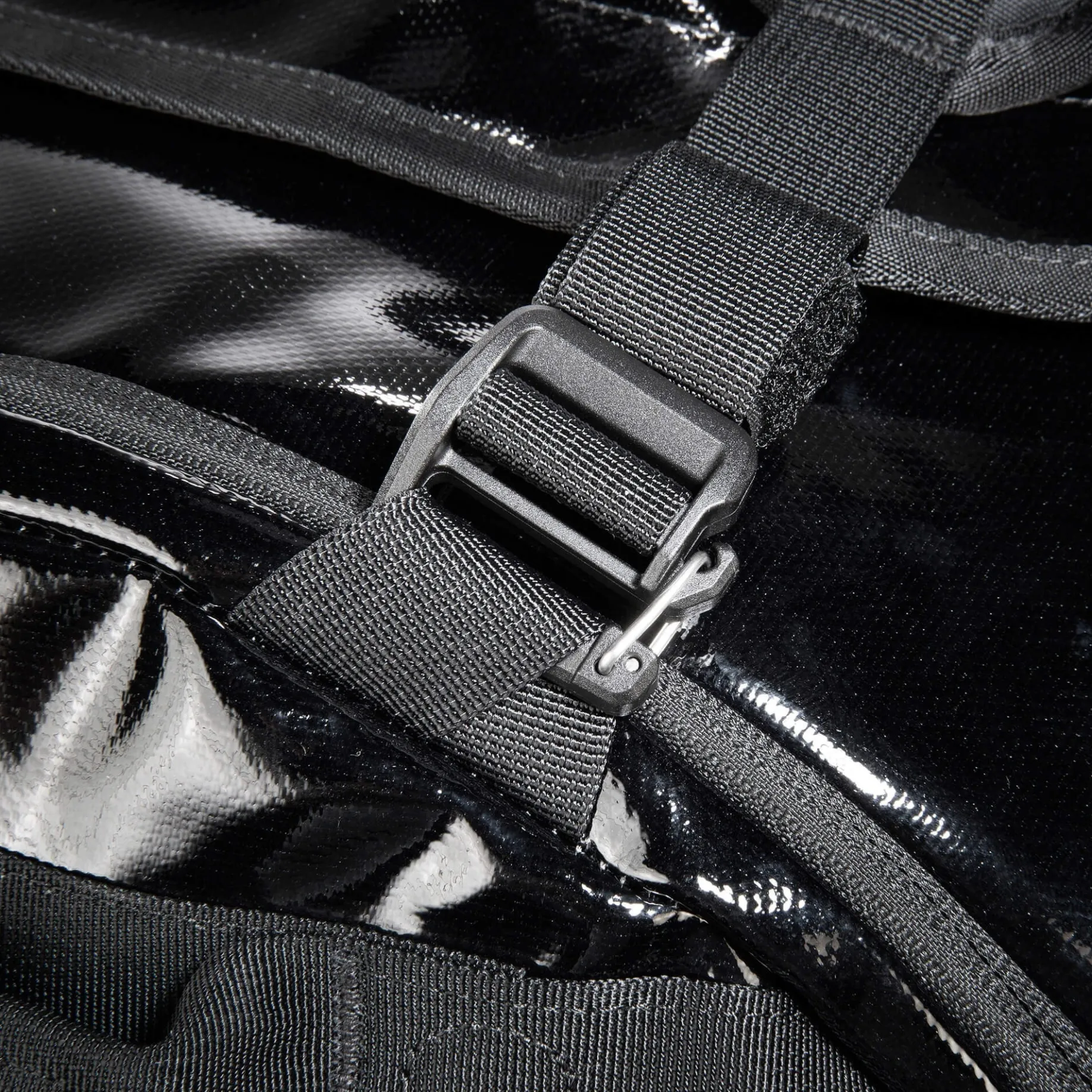 Barrel 110 - Reisetasche 74 cm (black)