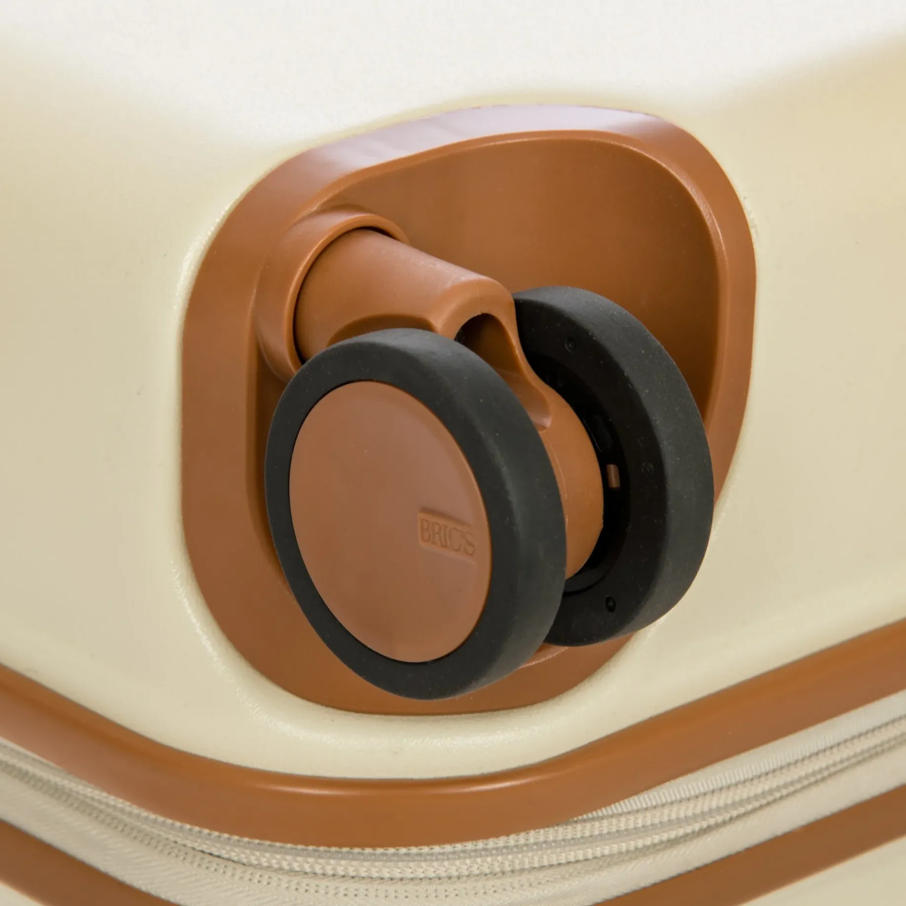 Bellagio - 4-Rollen-Trolley 70.5 cm erw. recycelt (cream)