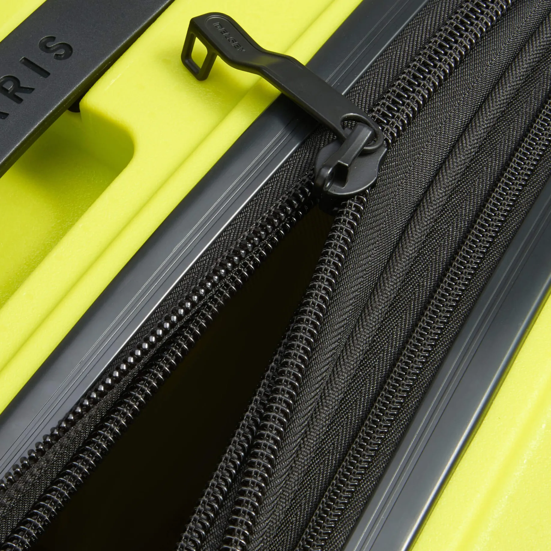Belmont Plus - 4-Rollen-Trolley recycelt 76 cm erw. (grün chartreuse)