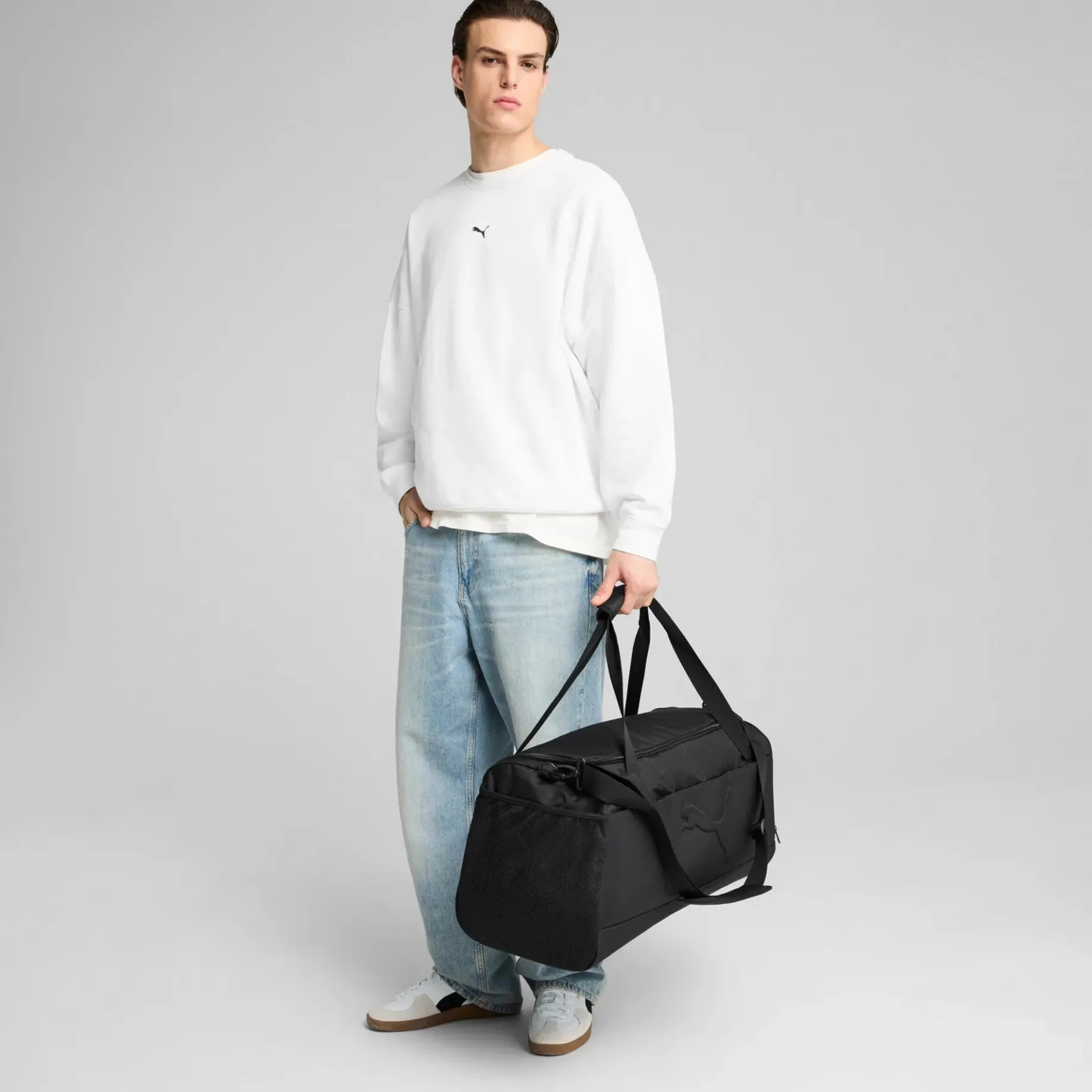 Buzz - Sporttasche M (black)