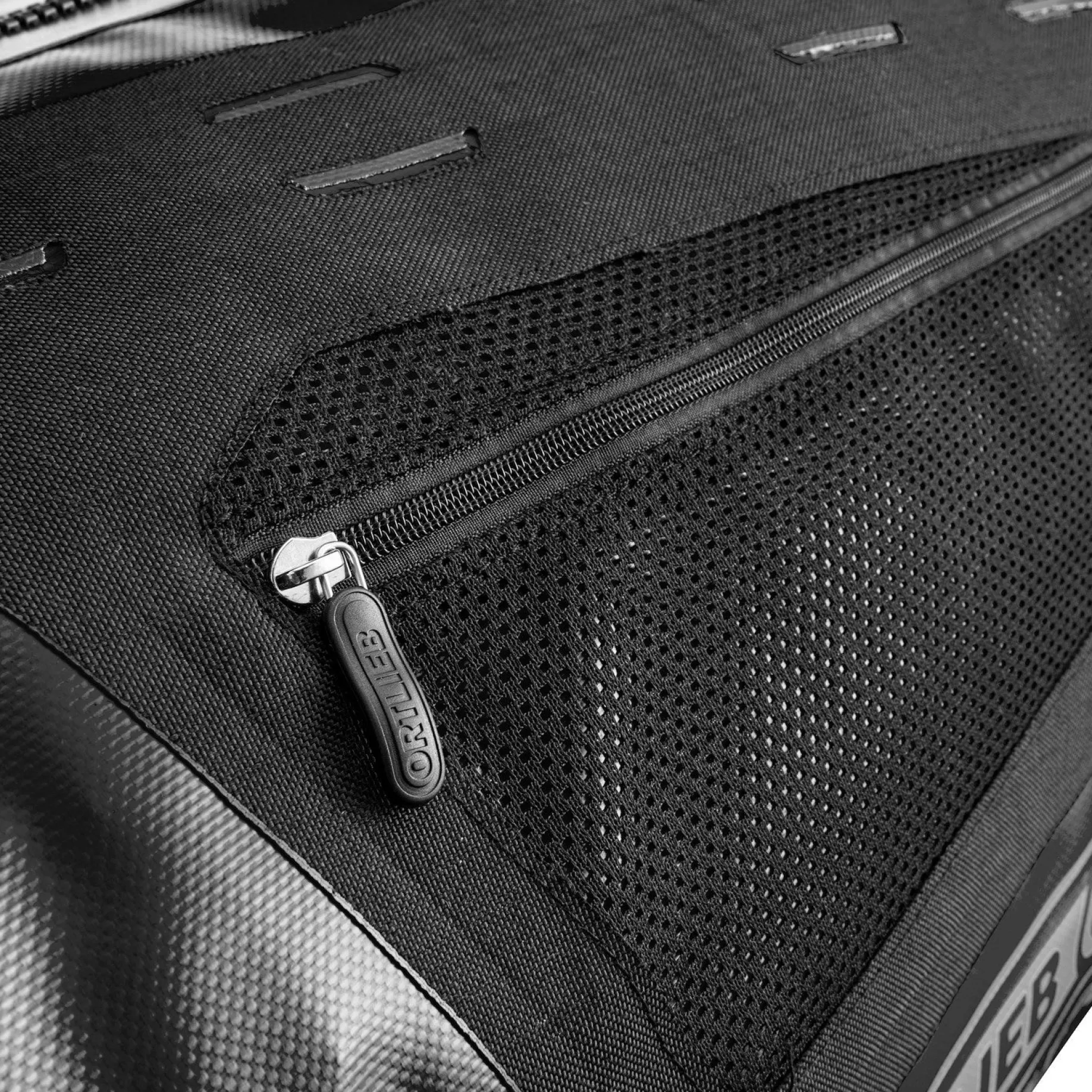 Duffle 110 - Reisetasche/ Rucksack 70 cm (black)