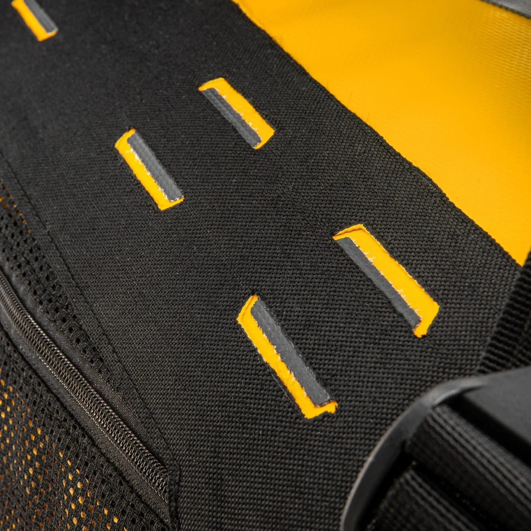 Duffle 110 - Reisetasche/ Rucksack 70 cm (yellow black)