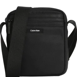 Essential - Umhängetasche S 19 cm (ck black)