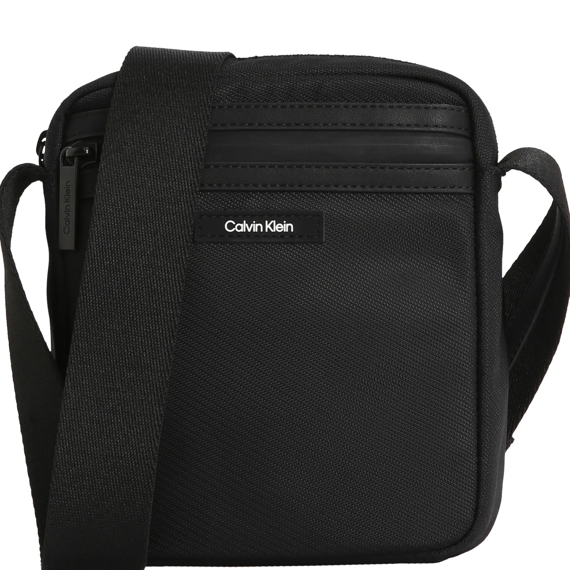 Essential - Umhängetasche S 19 cm (ck black)