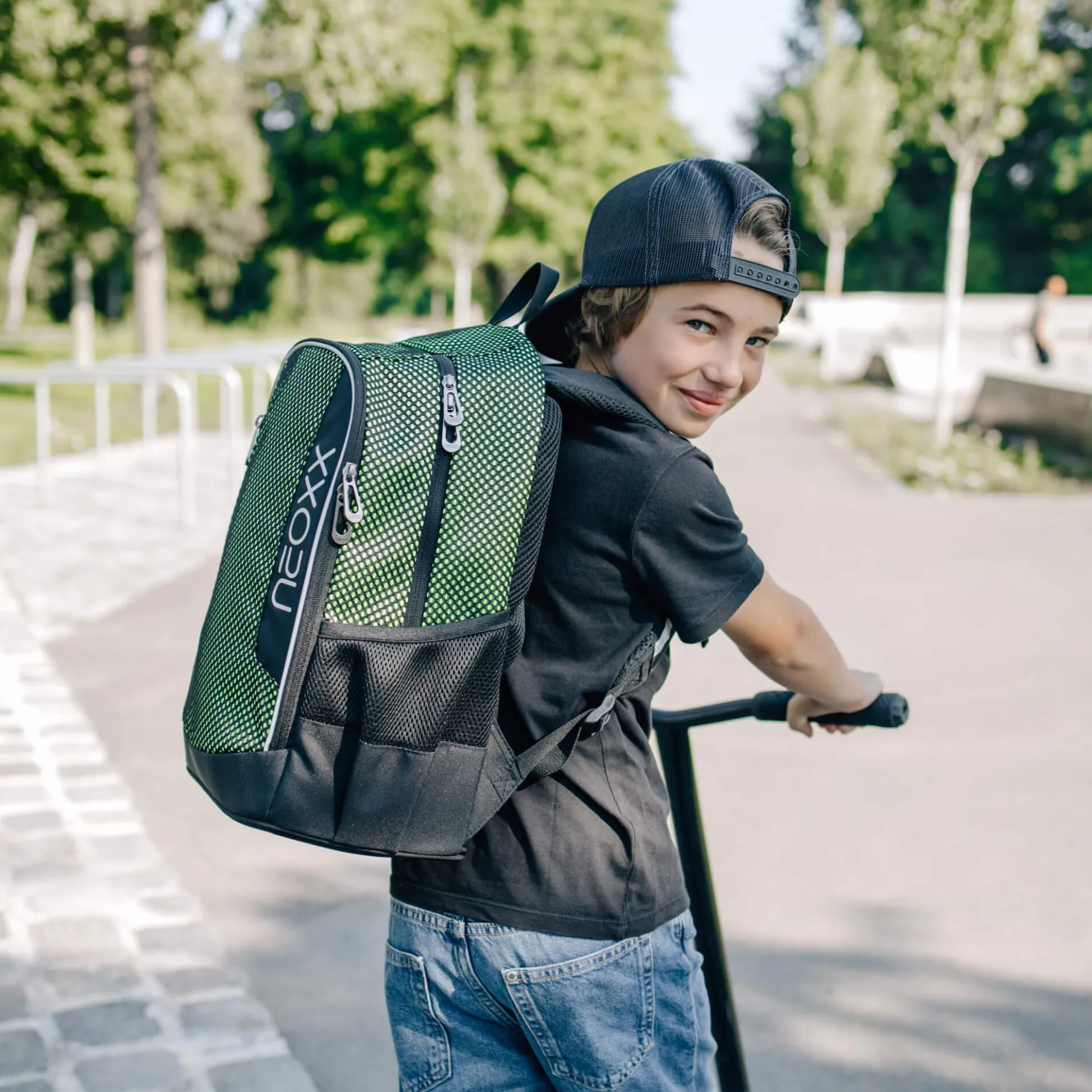 FLOW - Schulrucksack 42.5 cm (All about Neon)