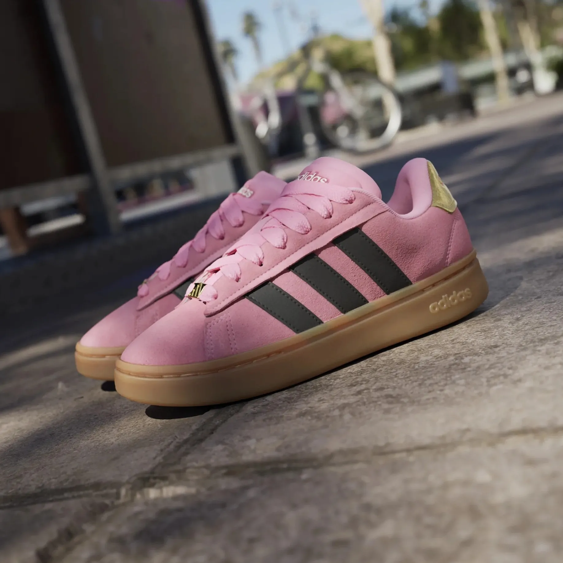 Grand Court Alpha 00s Sneaker - Schuh Women (bliss pink/core black/gold met., 40)