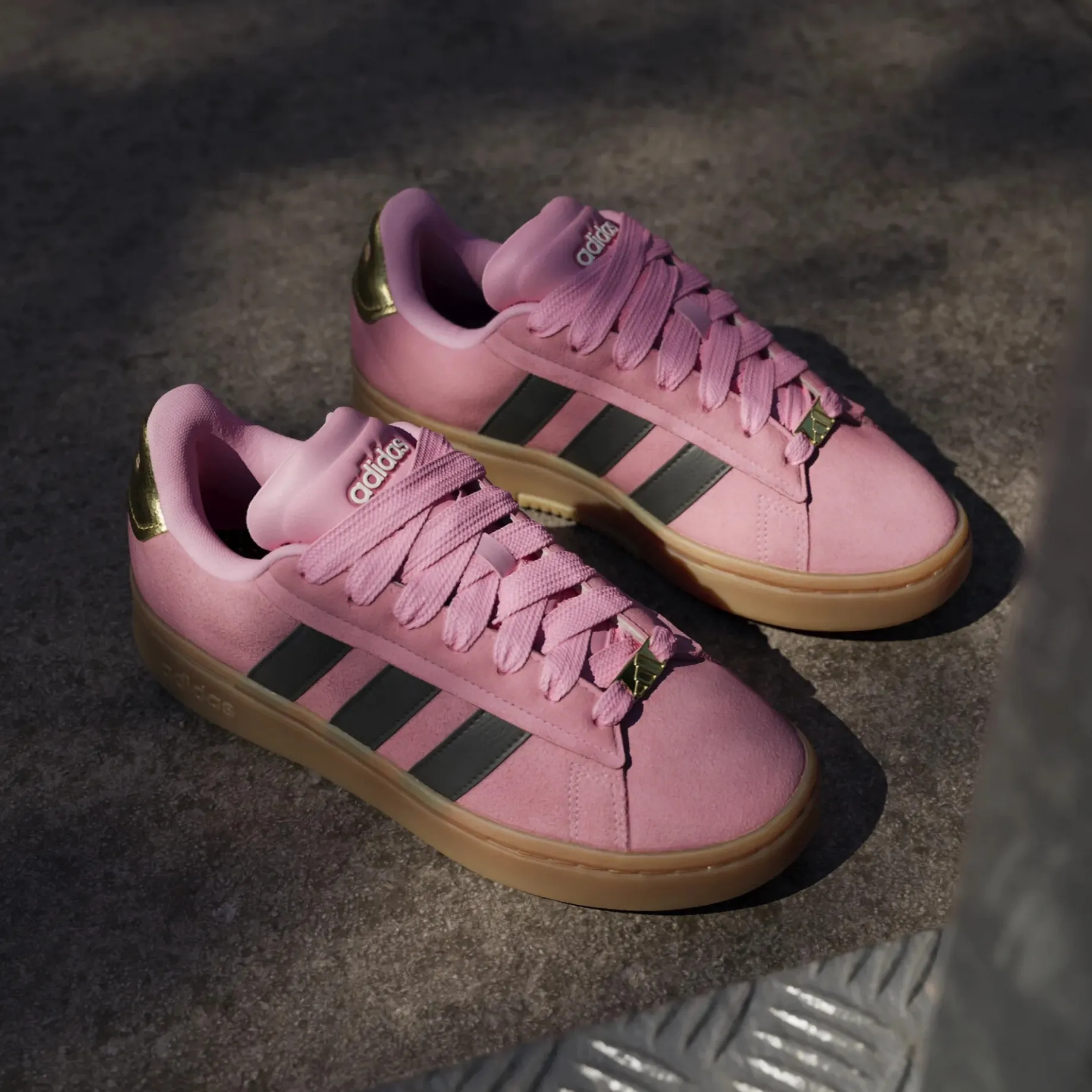 Grand Court Alpha 00s Sneaker - Schuh Women (bliss pink/core black/gold met., 40)