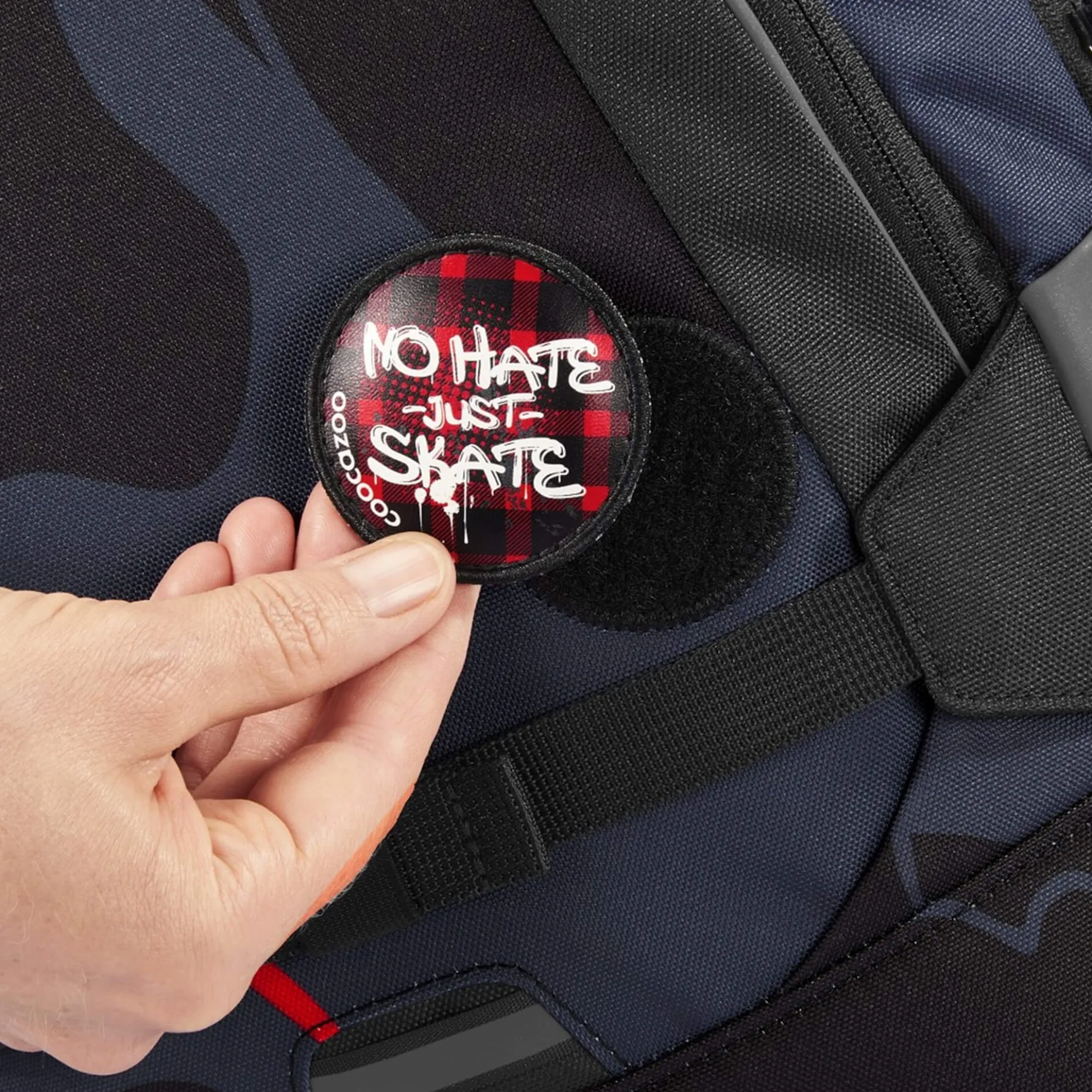 Mate - Schulrucksack 44 cm (Lava Lines)