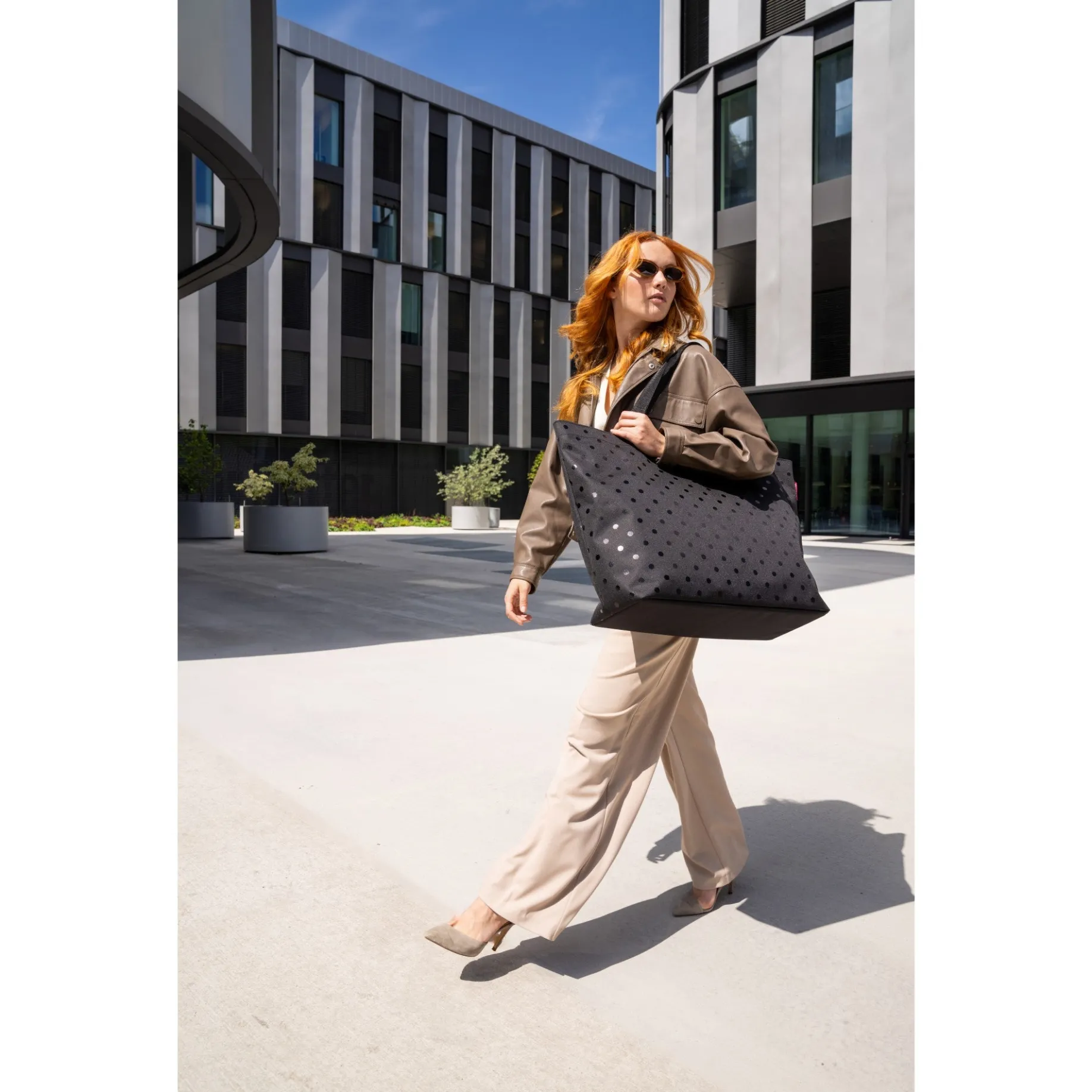 reisenthel XL - Shopper 65 cm (glossy dots black)