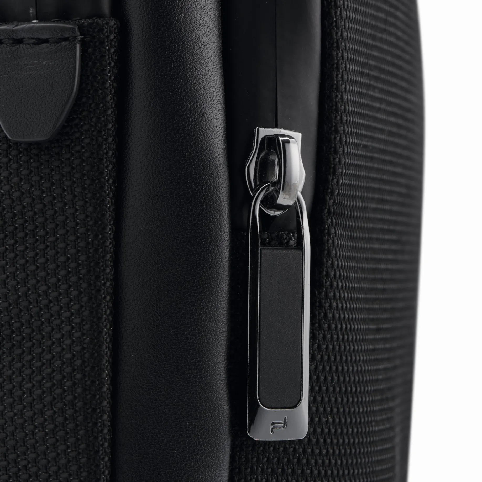 Roadster Nylon - Schultertasche S 28 cm (black)