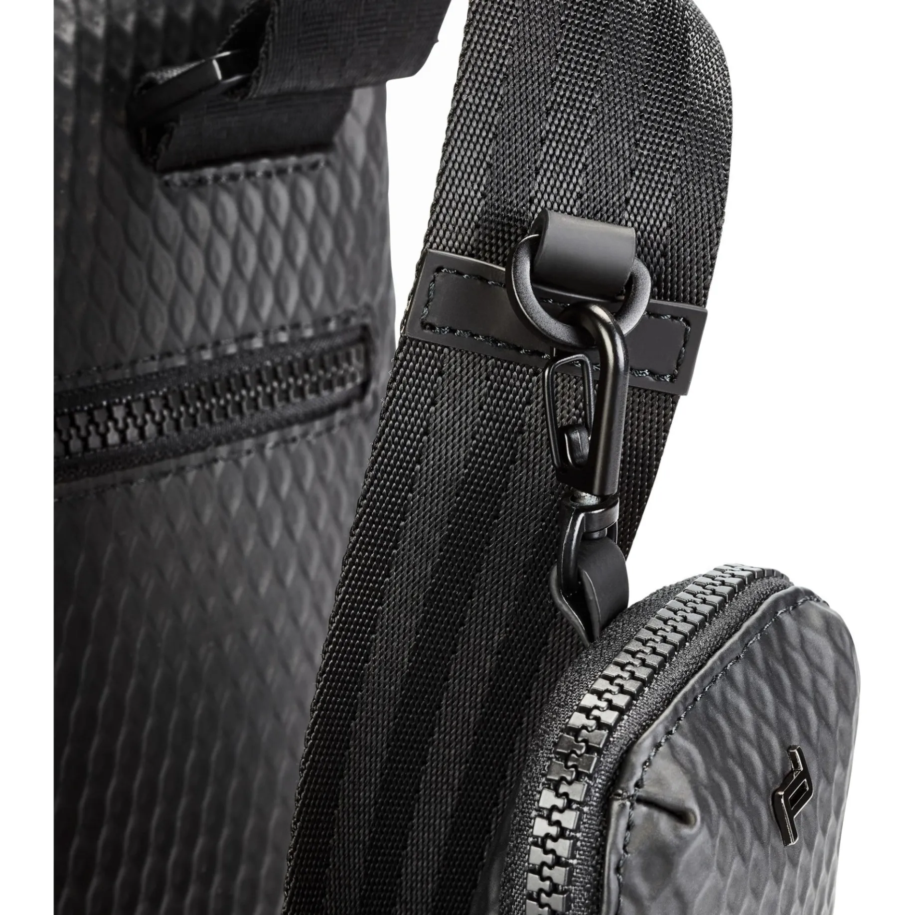 Roadster Pro - Schultertasche 26 cm (black)