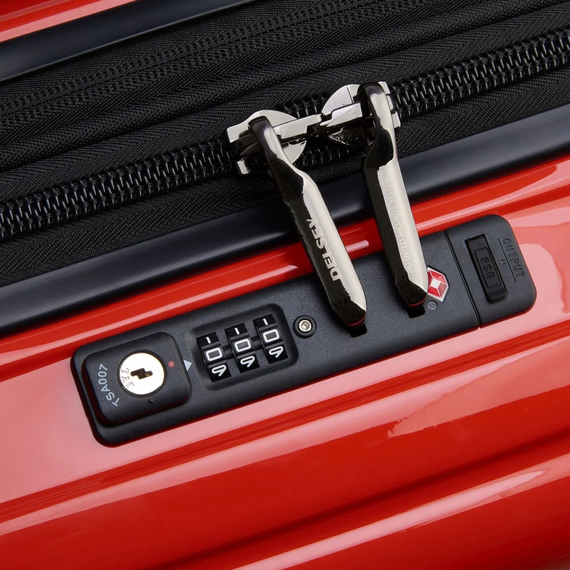 Shadow 5.0 - 4-Rollen-Kabinentrolley USB 55 cm (intensives rot)