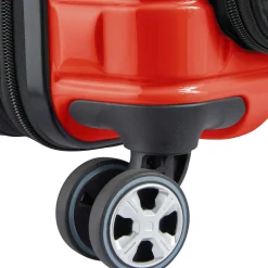 Shadow 5.0 - 4-Rollen-Kabinentrolley mit Vordertasche S 55 cm erw. USB (intensives rot)
