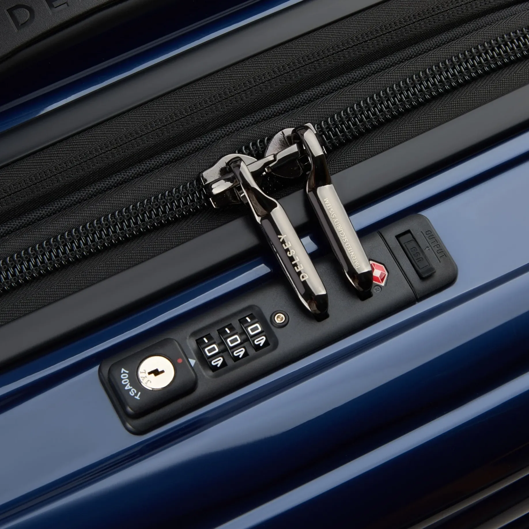 Shadow 5.0 - 4-Rollen-Kabinentrolley USB 55 cm (marineblau)