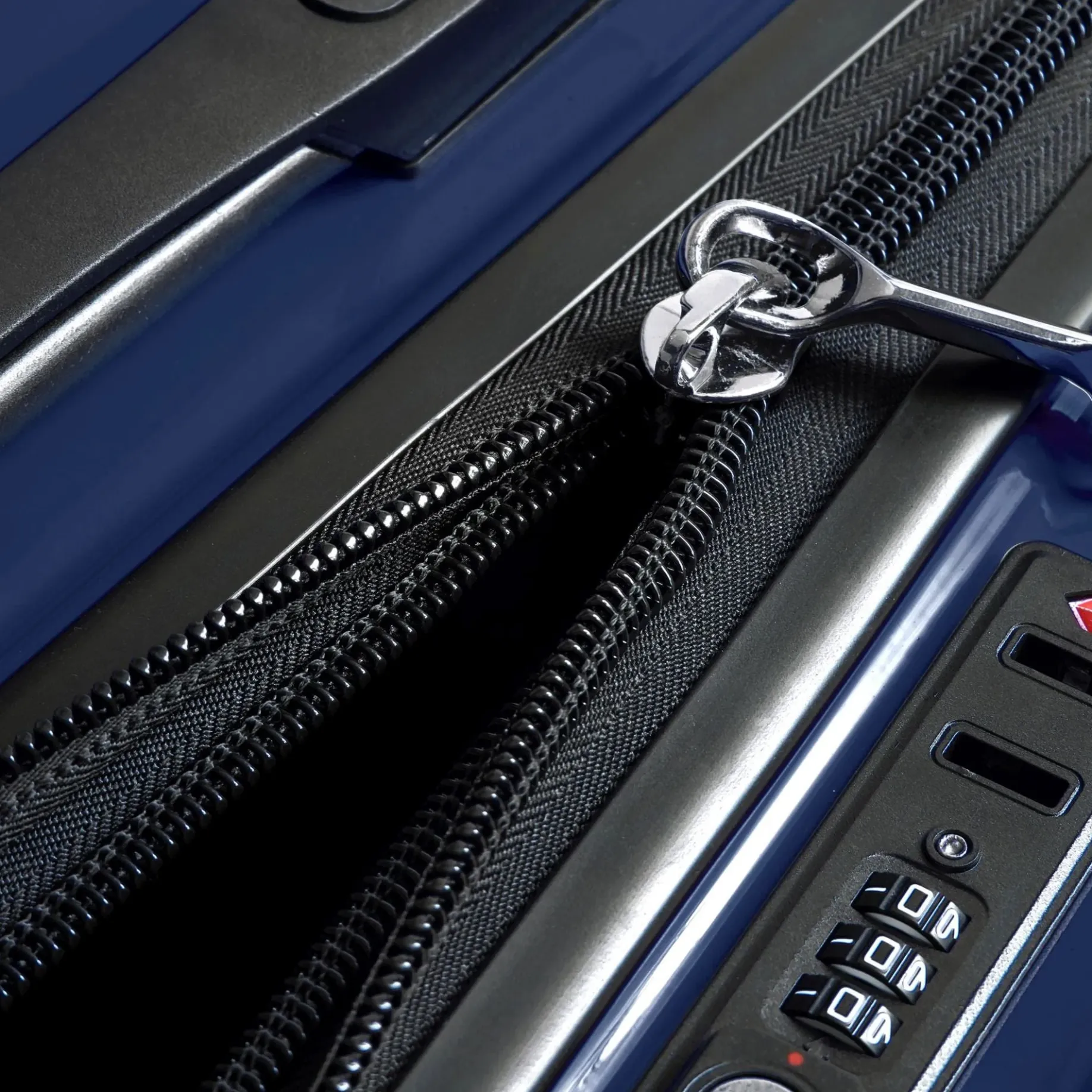 Shadow 5.0 Trunk - 4-Rollen-Trolley 73 cm (marineblau)