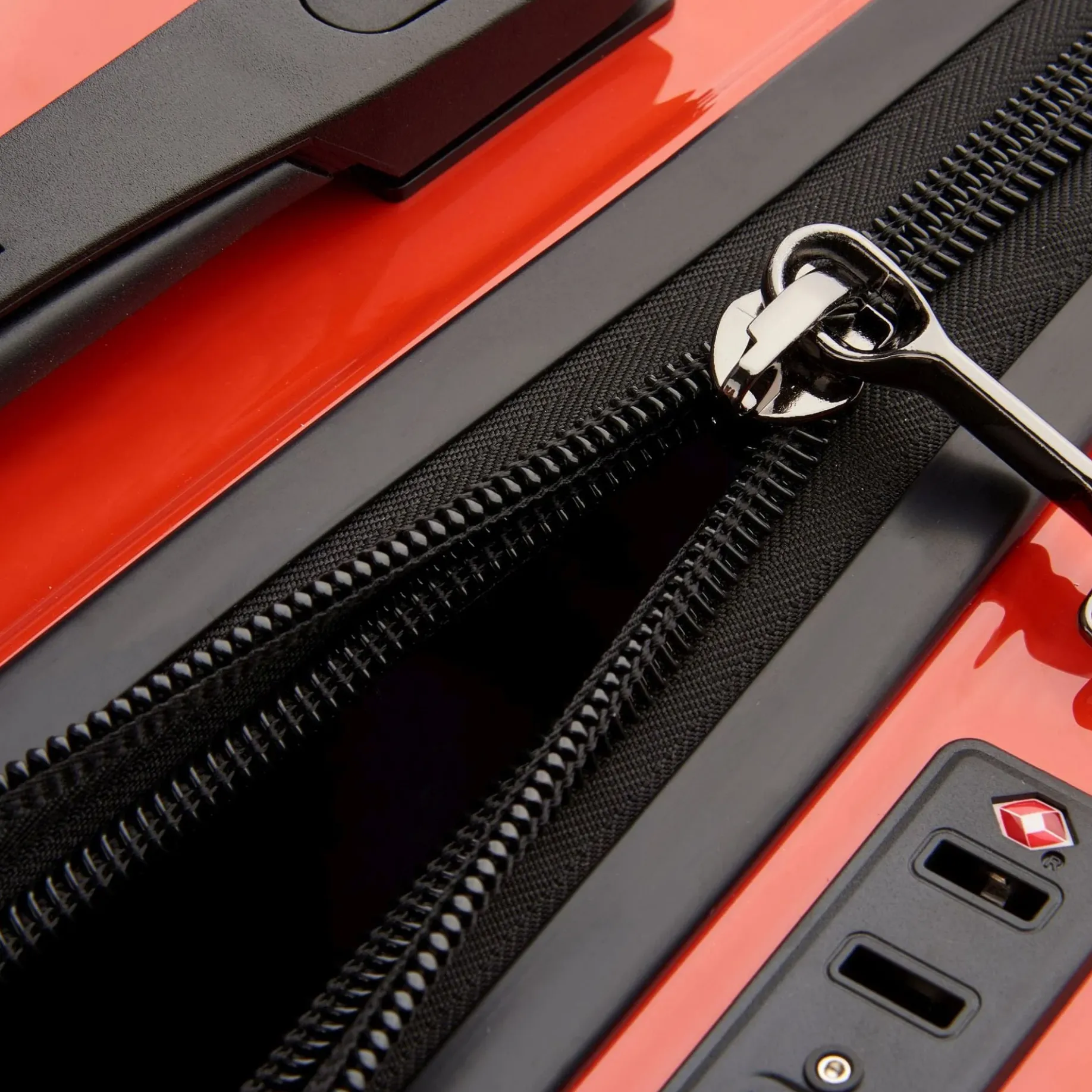 Shadow 5.0 Trunk - 4-Rollen-Trolley 73 cm (intensives rot)