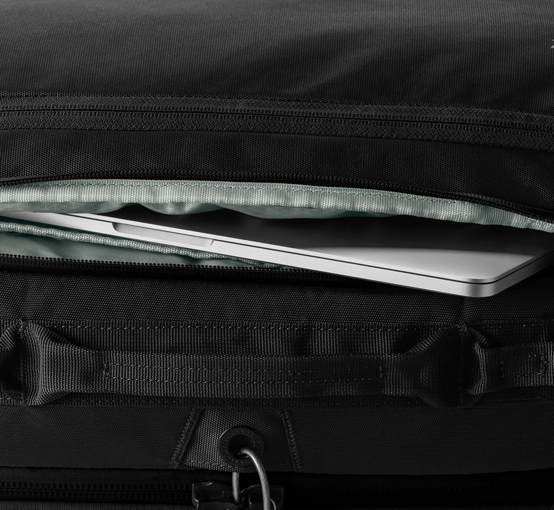 Tour Travel Pack 40 - Reiserucksack (schwarz)