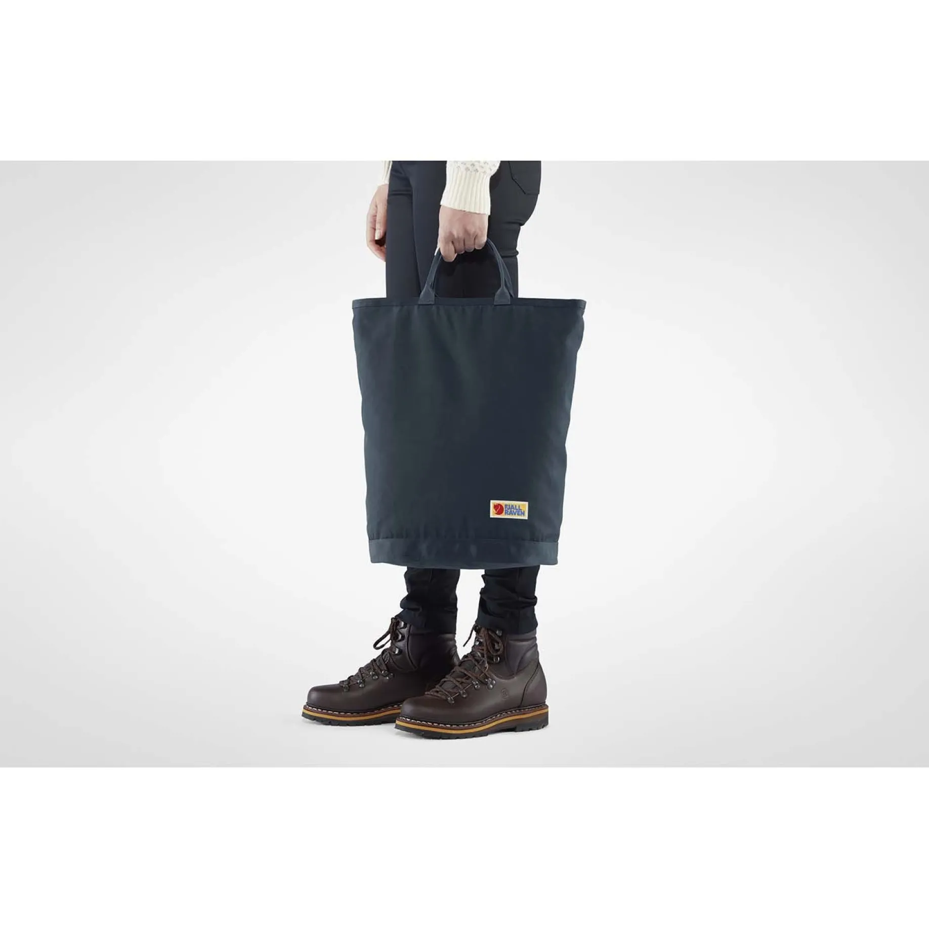 Vardag Totepack 20 - Umhängetasche 15" 43 cm (storm)