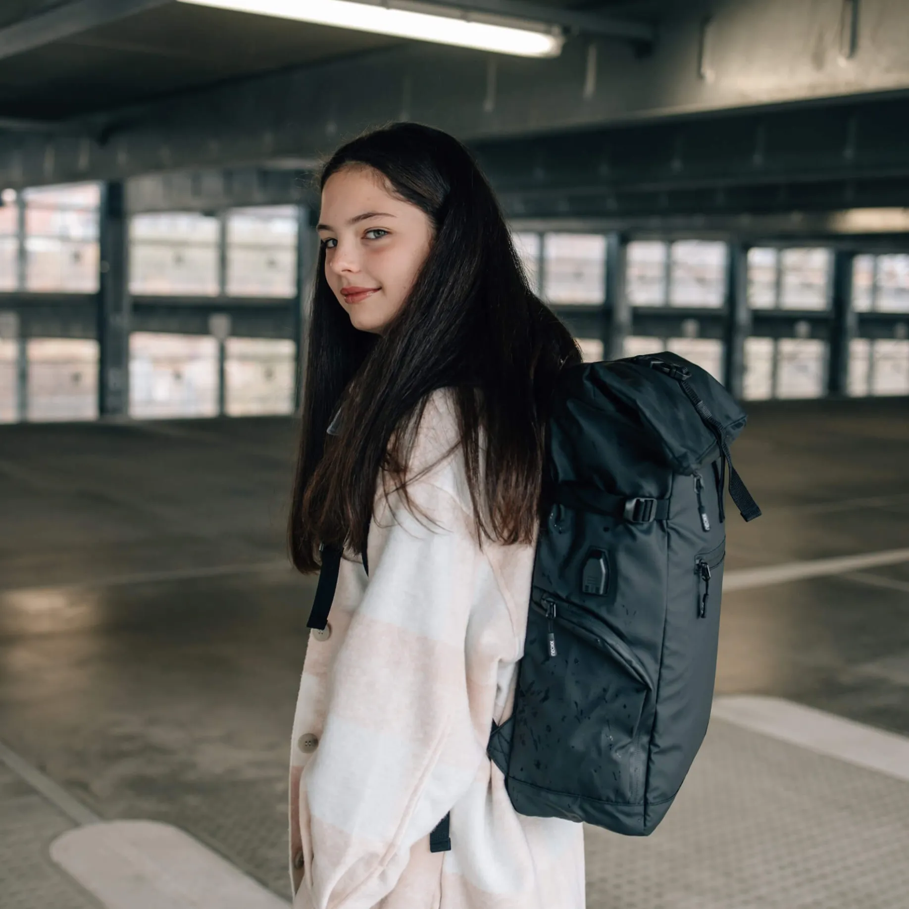 VIBE Roll Top - Rucksack 15" 45 cm USB (urban)